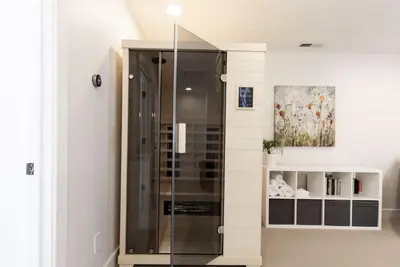 Image de *New* Comfy 4 bdrm close to resorts, trails, lakes