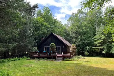 Image de Secluded & Bright country house close to lakes & Bethel Woods\/Woodstock grounds