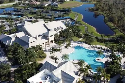 Image de Villa- gated community in Naples near 2 public golf courses short drive to beach