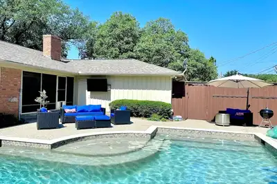 Image de Fantastic 4- bedroom home with Amazing Pool!