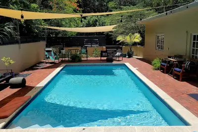 Image de Relaxing home with pool - 3/3, 6 miles to Islamorada and 3 miles to Key Largo