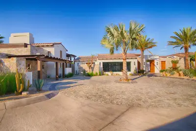 Image de One-of-a-Kind Luxury Living