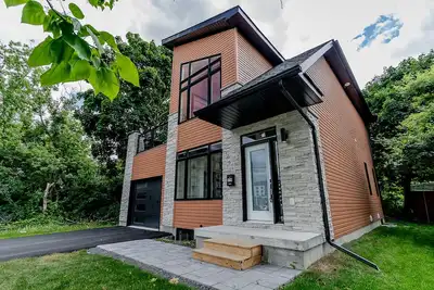 Image de Downtown House 3bdr 2Bath Bbq Hdtv Wi-Fi Balcony Sleeps up to 6