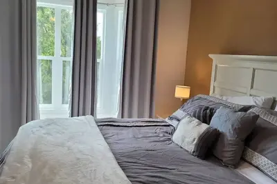 Image de 6 Bedroom Historic DowntownOasis