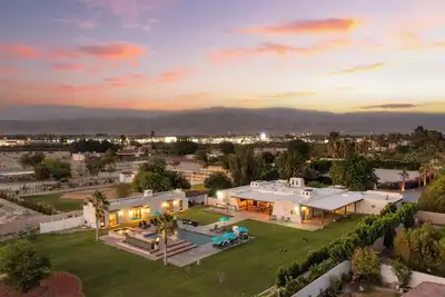 Image de Sleeps 20! Mansion w/ Pool + Indoor Tennis Court | Starlight Estate by AvantStay