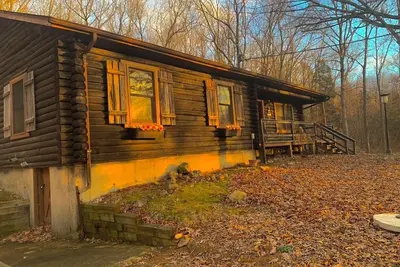Image de Lake Road Log Cabin A — Million Dollar Ozark view!