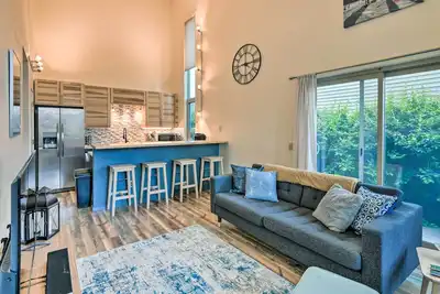 Image de Stylish Anchorage Townhome ~ 1 Mi to Downtown