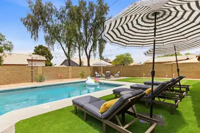 Image de Beautiful Chandler Escape w/ Putting Green & Pool!