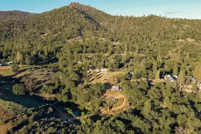 Image de Cg04 Large 25x40 ft. Campsite\/Shower - Kings Canyon & Sequoia Np