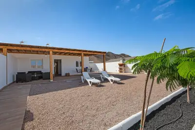 Image de Maison de vacances 'Vista Paraiso' avec vue sur les montagnes, jardin et Wi-Fi.