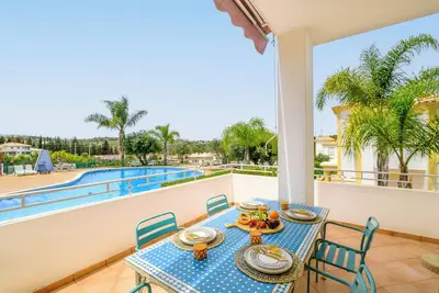 Image de Maison de vacances 'Villa Isabella' près de la mer avec piscine partagée & A/C