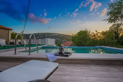Image de Charmante maison de vacances à Bribir avec piscine privée