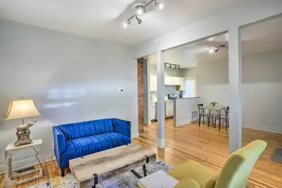 Image de 3 Mi to Dtwn: Walkable Apt in Cleveland!
