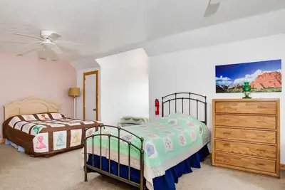 Image de Hacienda Roja - The Cedars #7 at Wind Walker Homestead, Sleeps 6