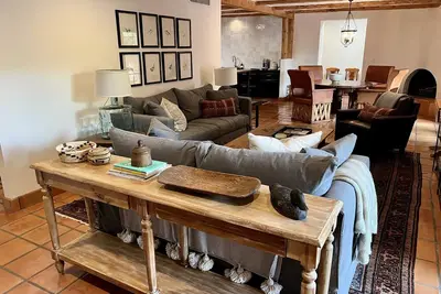 Image de Newly Renovated, Foothills/Sabino area ranch style home with private hot tub.