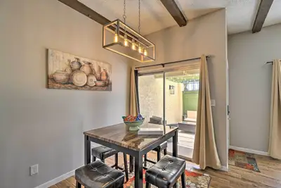 Image de 3 Mi to Mill Ave: Central Condo w/ Patio in Tempe