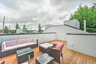 Seattle Townhome: Rooftop Deck < 7 Mi to Dtwn