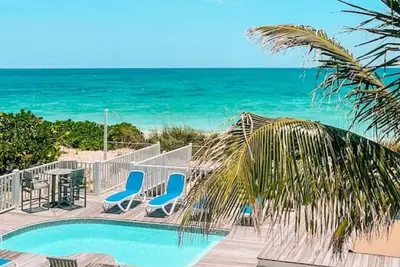 Beachfront 6br/5ba Home in Hopetown Bahamas w/ Pool and Large Deck