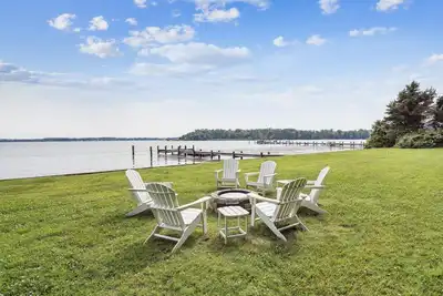 Image de Minutes from Downtown Easton and St. Michaels | Pool | Hot Tub | Kayaks | Privat