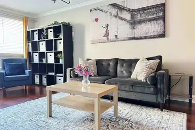 Image de Upgraded Apartment in Historic Building