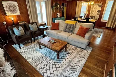 Image de Ecusta Trail House- Dog Friendly- 1. 5 miles from down town!