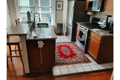 Image de Historic Comfort, Steps from The Bottleworks District.