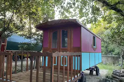 Image de Agréable roulotte tzigane avec Jacuzzi à 10 min de Cannes