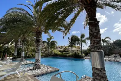 Image de Hotel Services - Luxurious 3 Bedroom Condo - Steps from Eagle Beach