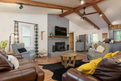 Image de Chic Modern Mountain Hideaway