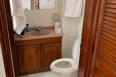 Image de 3 bedroom condo upscale area