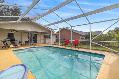 Image de Secret Oasis canal front and heated pool