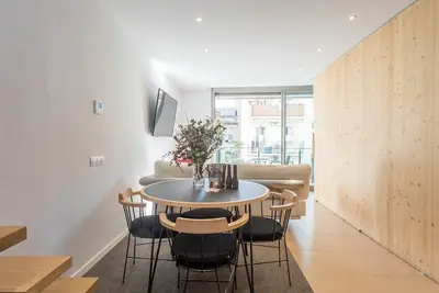 Image de Appartement de charme avec grande terrasse privée à Sant Gervasi en base saisonn