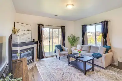 Image de Charming Bend Home w/ Porch & Yard: Great Location