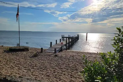 Image de River Front Colonial Beach Private Beach & Dock