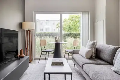 Image de Airy Cambridgeport 1br w/ W/D & Gym, near Boston U & Mit, by Blueground