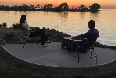 Image de Lakeside Retreat-Overlooking the scenic beauty of Lake Erie, Lorain, Ohio
