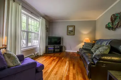 Image de Two wonderful homes on the river with fast WiFi, furnished decks, grills & W\/D