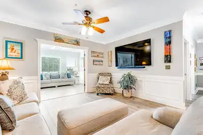 Image de Dog-friendly monthly rental with pool, Ac, ideal for remote work & travel nurse