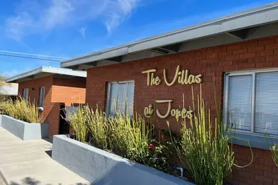 Image de Explore & enjoy the best of Tucson from this hip & stylish dog-friendly condo