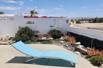 Image de charmante maison de vacances avec grande terrasse