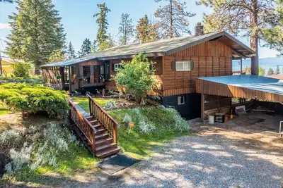 Image de Lake & mountain view retreat with washer/dryer, & furnished deck