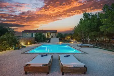 Image de \"The 7th Heaven\" resort  villa with pool