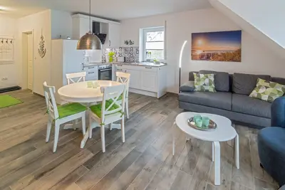 Image de Stylish new-build top floor apartment with air conditioning and far-reaching views