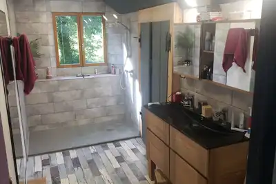 Image de Maison de 140m2, dans son écrin de verdure. . .