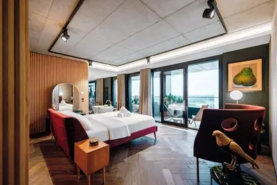 Image de Designer Luxury Penthouse with Concierge