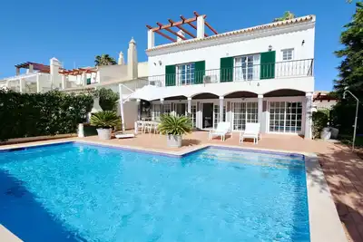 Image de Vila Castro Cd239 Endroit calme pour 6 personnes, à 10 minutes du centre voiture