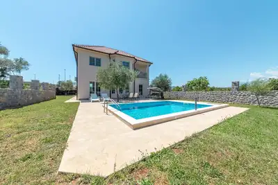 Image de Full Privacy 3bd Villa w/ Outdoor Pool and Garden