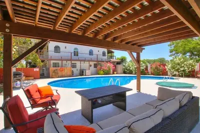 Image de Relaxing River-View Retreat Near Sacramento!