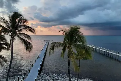 Image de Ocean Front Town House with breath taking views from all 3 balconies.