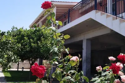 Cottage House Dervini Korinithias with sea view -100m from beach